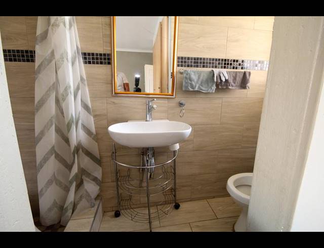 2 BEDROOM APARTMENT FOR SALE IN THATCHFIELD